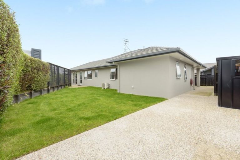 Photo of property in 6 Bridgewater Way, Pyes Pa, Tauranga, 3112