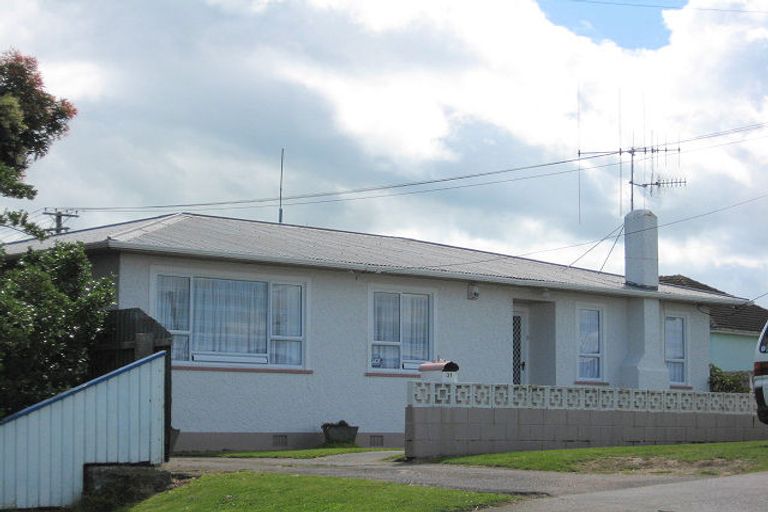 Photo of property in 31 Miro Street, Castlecliff, Whanganui, 4501