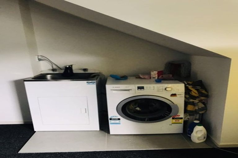 Photo of property in 20b Jellicoe Road, Murrays Bay, Auckland, 0630