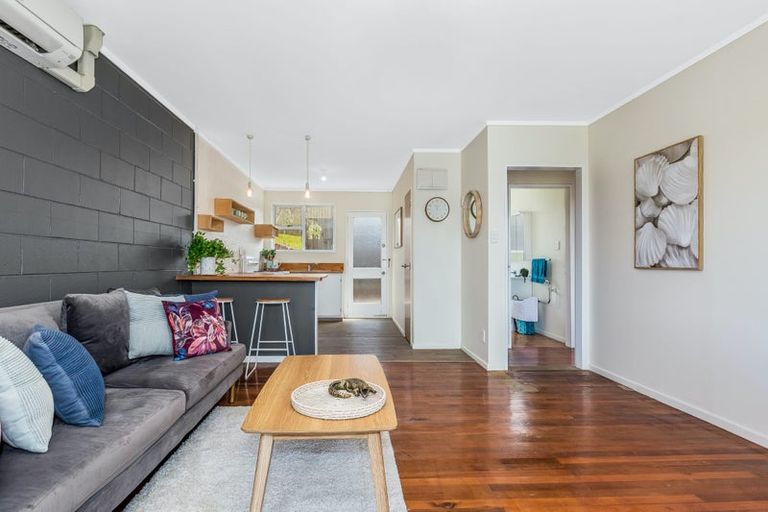 Photo of property in 1/3 Vella Street, Titahi Bay, Porirua, 5022