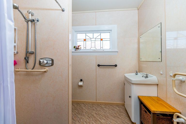 Photo of property in 76 Shearman Street, Waimate, 7924