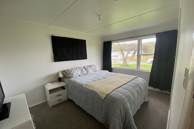 Photo of property in 110 Waller Street, Murchison, 7007