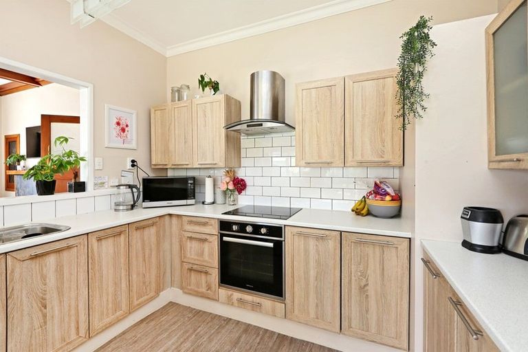 Photo of property in 303 Beresford Street, Saint Leonards, Hastings, 4120