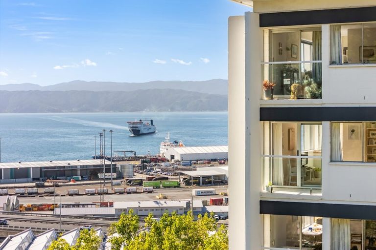 Photo of property in Grosvenor Flats, 19 Cottleville Terrace, Thorndon, Wellington, 6011