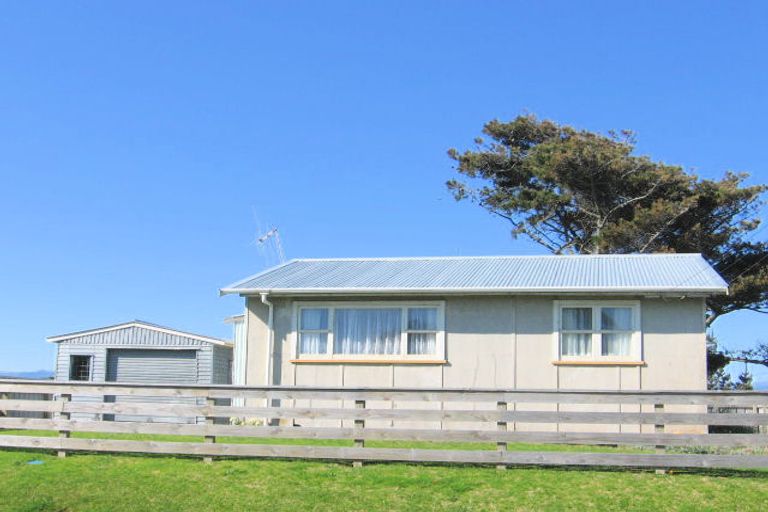 Photo of property in 10 Chaffey Street, Foxton Beach, Foxton, 4815