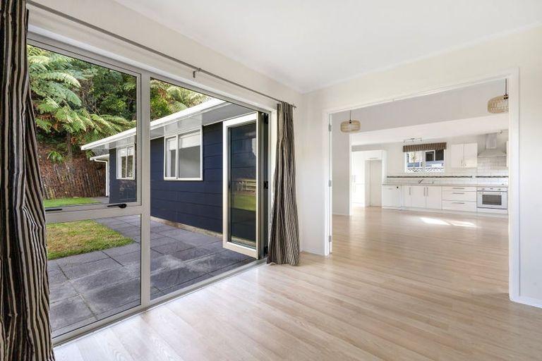 Photo of property in 9 Ambury Place, Merrilands, New Plymouth, 4312