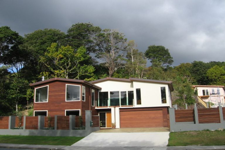 Photo of property in 76 Heretaunga Square, Silverstream, Upper Hutt, 5019