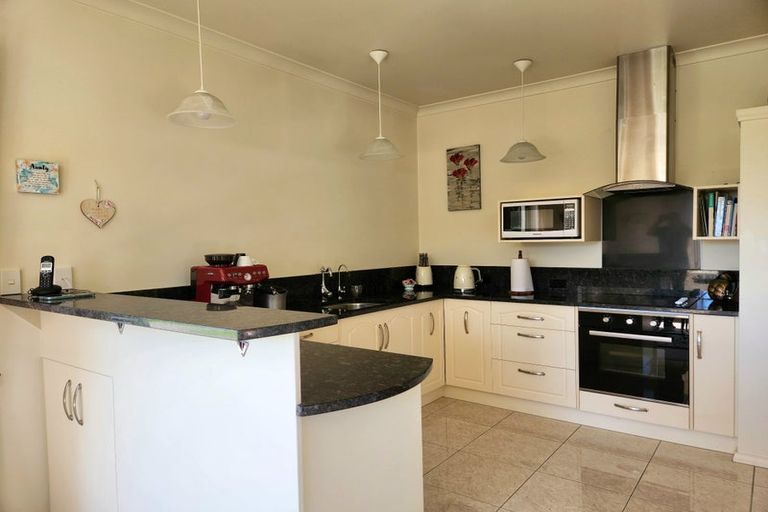 Photo of property in 1095 Queen Street East, Levin, 5571