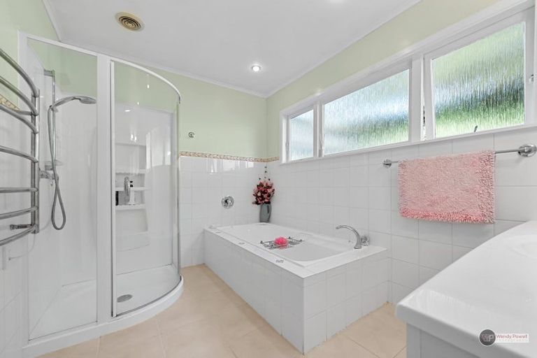 Photo of property in 33 James Grove, Stokes Valley, Lower Hutt, 5019