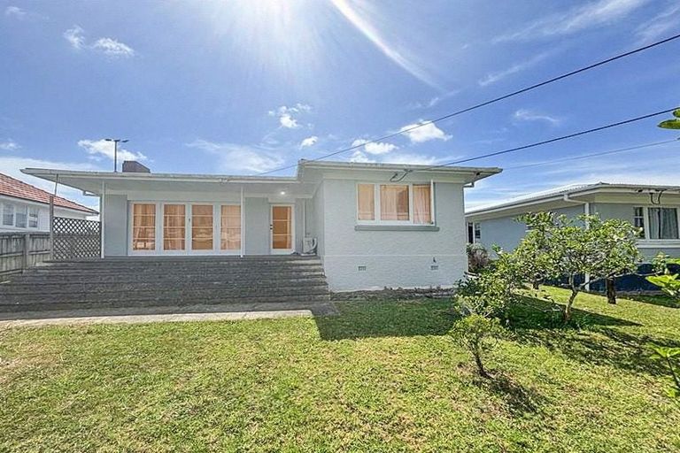 Photo of property in 25 West End Avenue, Woodhill, Whangarei, 0110