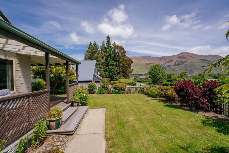 Photo of property in 1 Totara Terrace, Wanaka, 9305