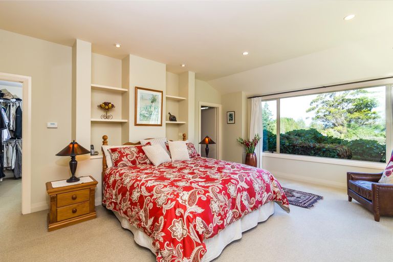 Photo of property in 280 Gillespie Place, Acacia Bay, Taupo, 3385