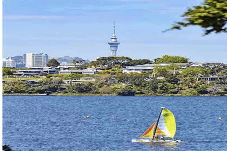 Photo of property in 24 Otakau Road, Milford, Auckland, 0620