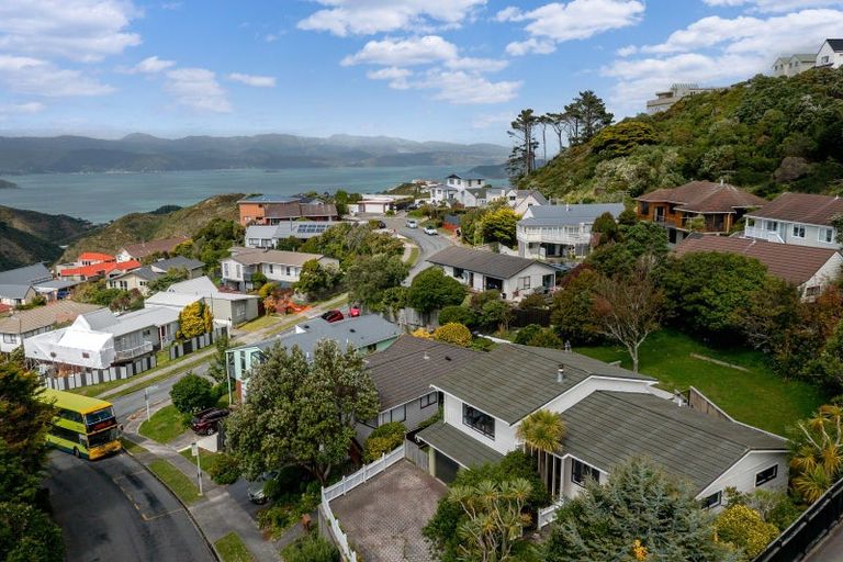 Photo of property in 17 Nalanda Crescent, Broadmeadows, Wellington, 6035