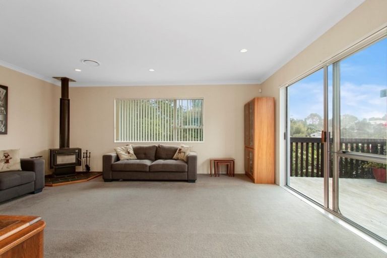 Photo of property in 14 Glenfinn Place, Massey, Auckland, 0614