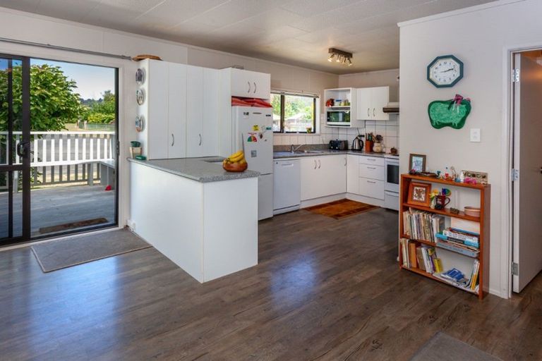 Photo of property in 100d Waverley Place, Whangamata, 3620