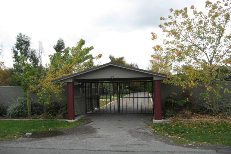 Photo of property in 43 Grassmere Street, Papanui, Christchurch, 8052