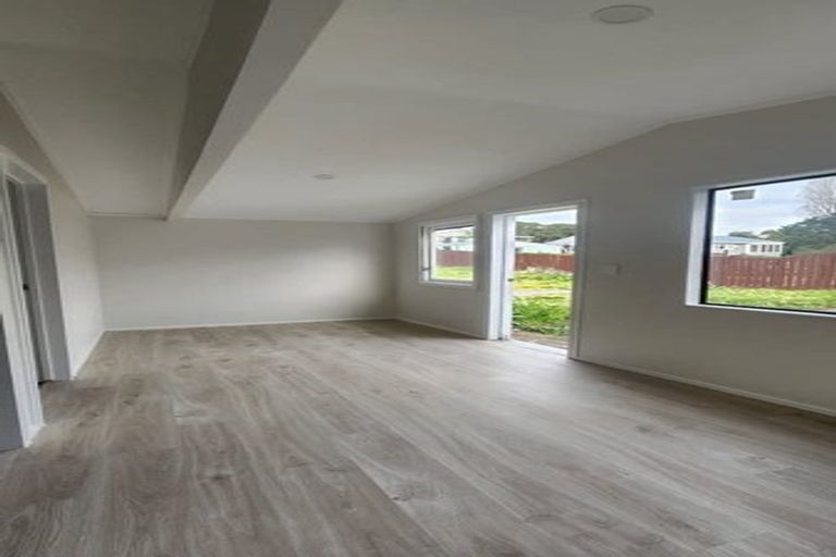 Photo of property in 5 Lane Road, Weymouth, Auckland, 2103