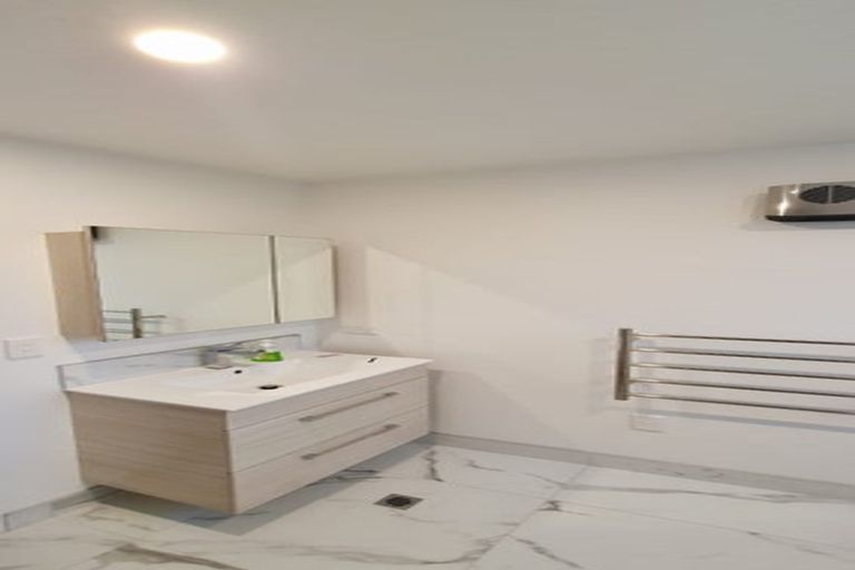 Photo of property in 7/22 Yeovil Road, Te Atatu Peninsula, Auckland, 0610