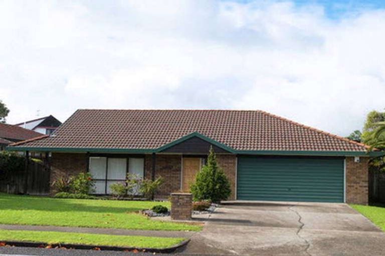 Photo of property in 52 Golfland Drive, Golflands, Auckland, 2013