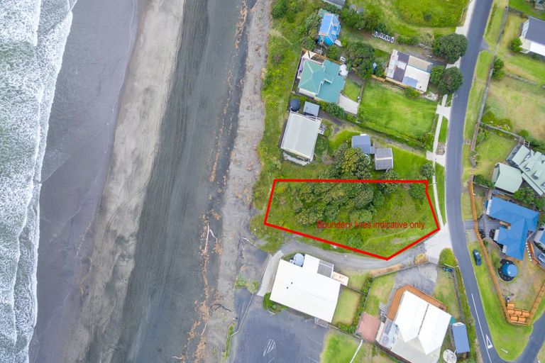 Photo of property in 5 Ocean View Road, Port Waikato, 2695