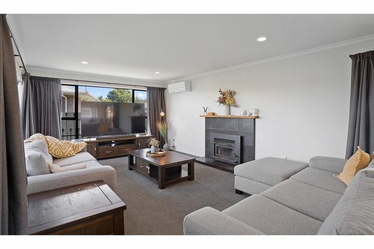 Photo of property in 5 Carbine Place, Sockburn, Christchurch, 8042