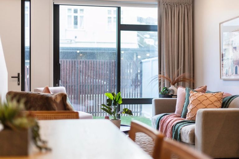 Photo of property in 1/149 Onepu Road, Lyall Bay, Wellington, 6022