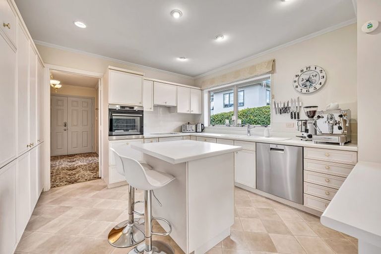 Photo of property in 32 Reflection Drive, West Harbour, Auckland, 0618