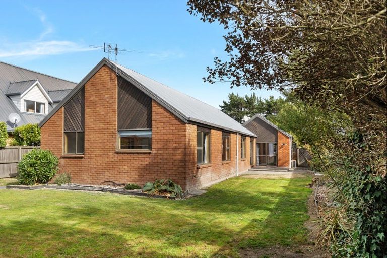 Photo of property in 18 Briarmont Street, Avondale, Christchurch, 8061