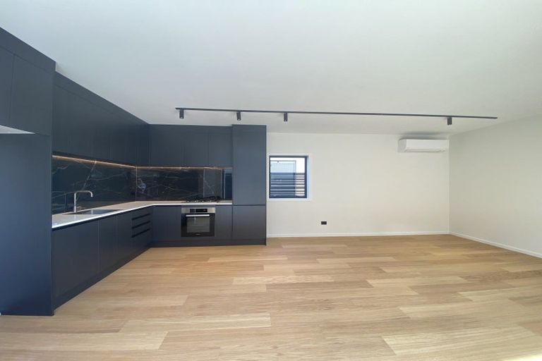 Photo of property in 39 Casterway Crescent, Jacks Point, 9371