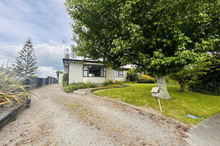 Photo of property in 50 Hillcrest Drive, Kelvin Grove, Palmerston North, 4414