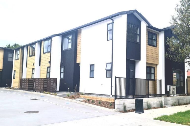 Photo of property in 2/37 Sladden Street, Naenae, Lower Hutt, 5011