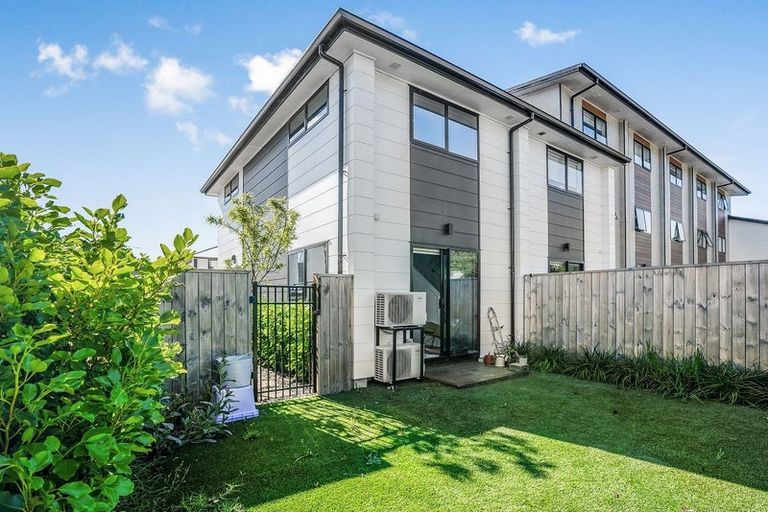 Photo of property in 1/320 Oxford Terrace, Avalon, Lower Hutt, 5011