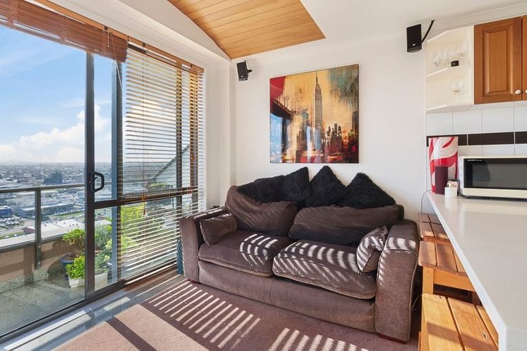 Photo of property in The Rennaissance, 16d/18 Ronwood Avenue, Manukau, Auckland, 2104