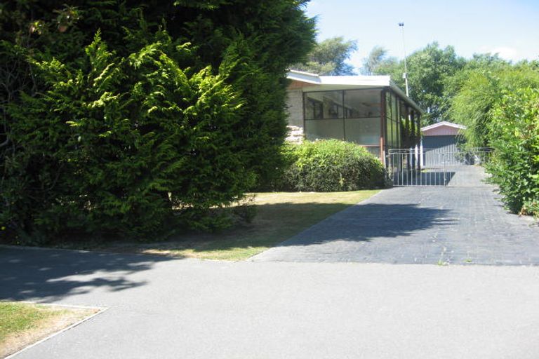 Photo of property in 20 Lochee Road, Upper Riccarton, Christchurch, 8041