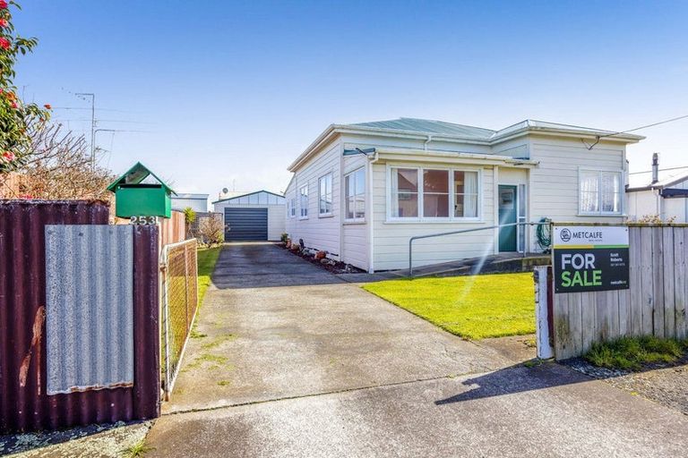 Photo of property in 253 Princes Street, Hawera, 4610