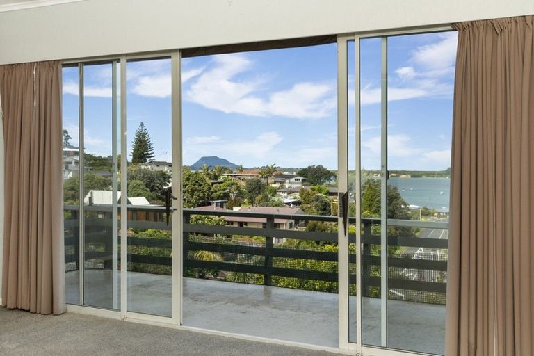 Photo of property in 30 Omokoroa Road, Omokoroa, 3114