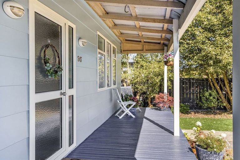 Photo of property in 95 Queen Street, Westport, 7825