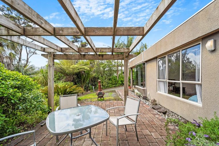 Photo of property in 16a Poplar Road, Stanmore Bay, Whangaparaoa, 0932