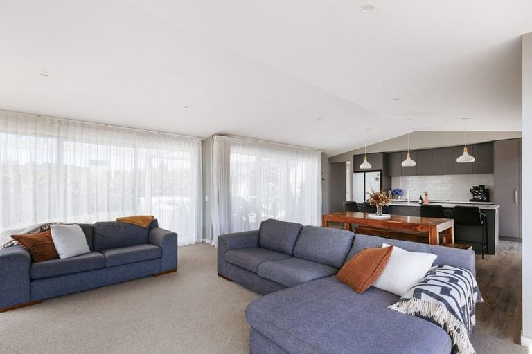 Photo of property in 19 Stingray Drive, Omokoroa, 3114