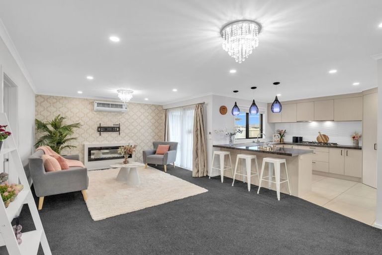 Photo of property in 43 Nicolau Avenue, Rolleston, 7615