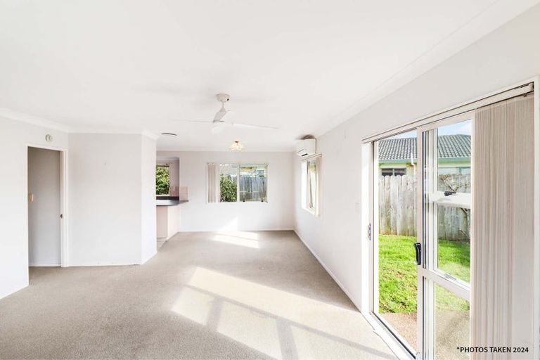 Photo of property in 21 Martin Jugum Lane, Ranui, Auckland, 0612