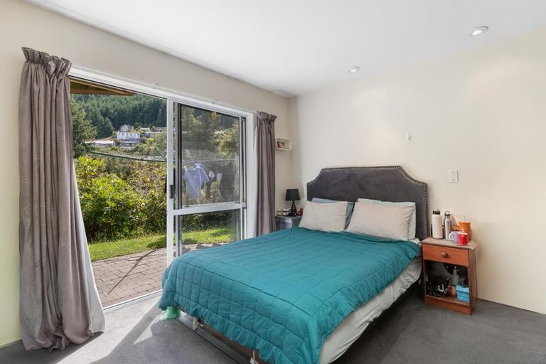 Photo of property in 8 Mackinnon Terrace, Sunshine Bay, Queenstown, 9300
