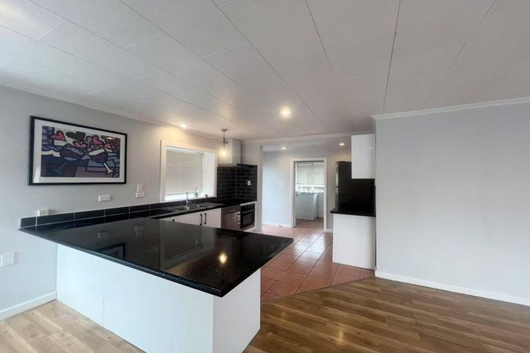 Photo of property in 60 Peer Street, Upper Riccarton, Christchurch, 8041