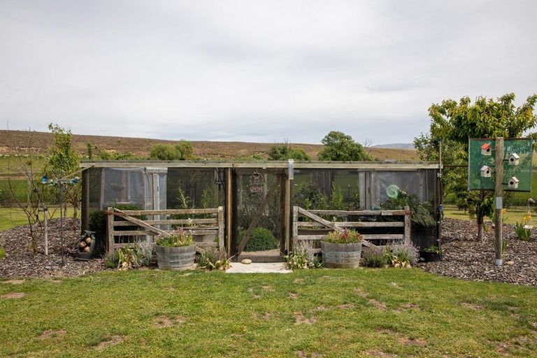 Photo of property in 57 Golden Road, Springvale, Alexandra, 9393