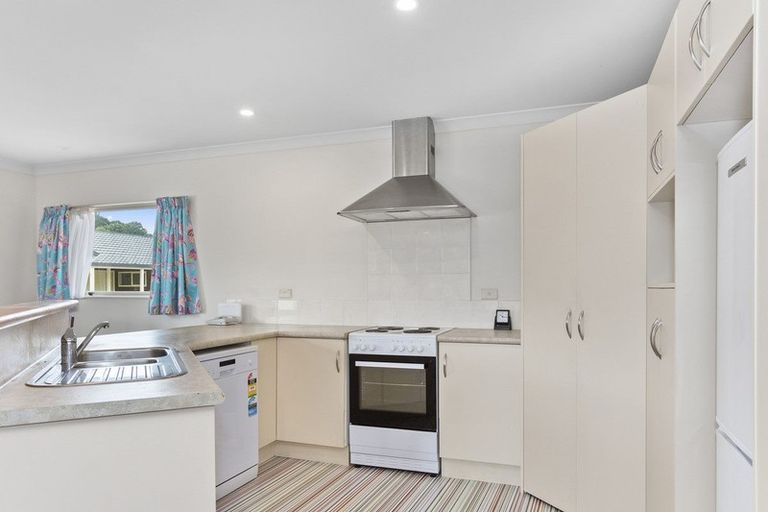 Photo of property in 2 Pohutukawa Way, Gate Pa, Tauranga, 3112