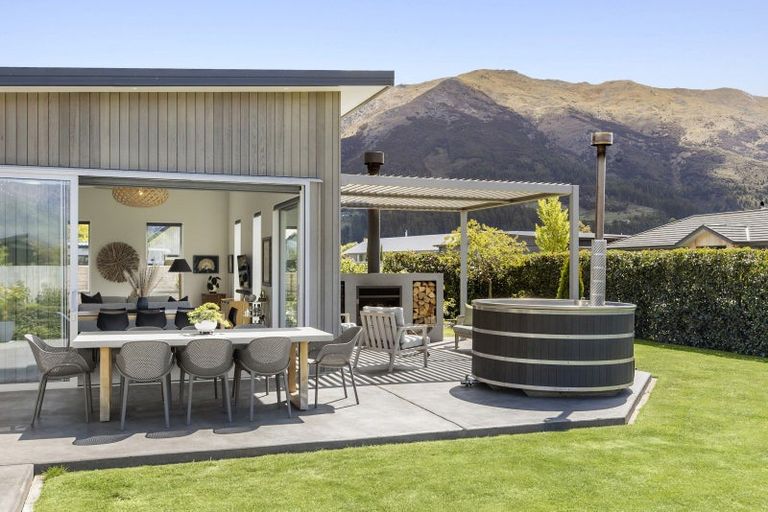 Photo of property in 10 Teal Place, Lake Hawea, Wanaka, 9382