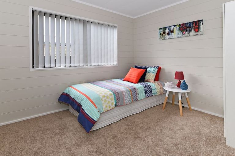 Photo of property in 22a Sutton Crescent, Papakura, 2110