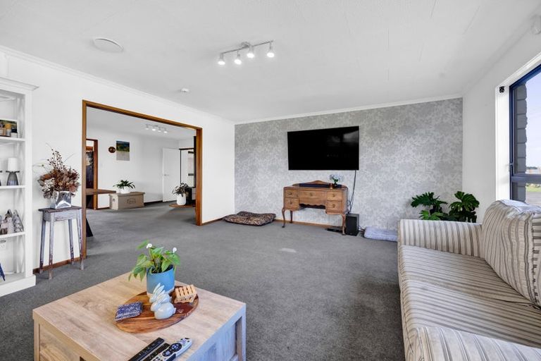 Photo of property in 38 Ketemarae Road, Normanby, Hawera, 4675