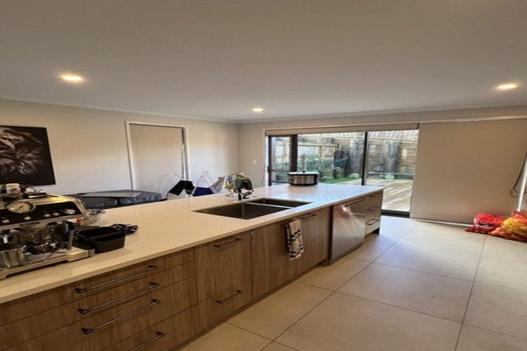 Photo of property in 19 Pouate Way, Waiuku, 2123